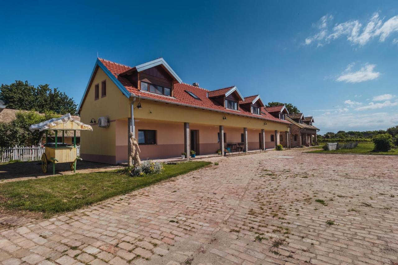 Karanac Sobe Kod Baje - Baranjska Kuca Bed & Breakfast エクステリア 写真