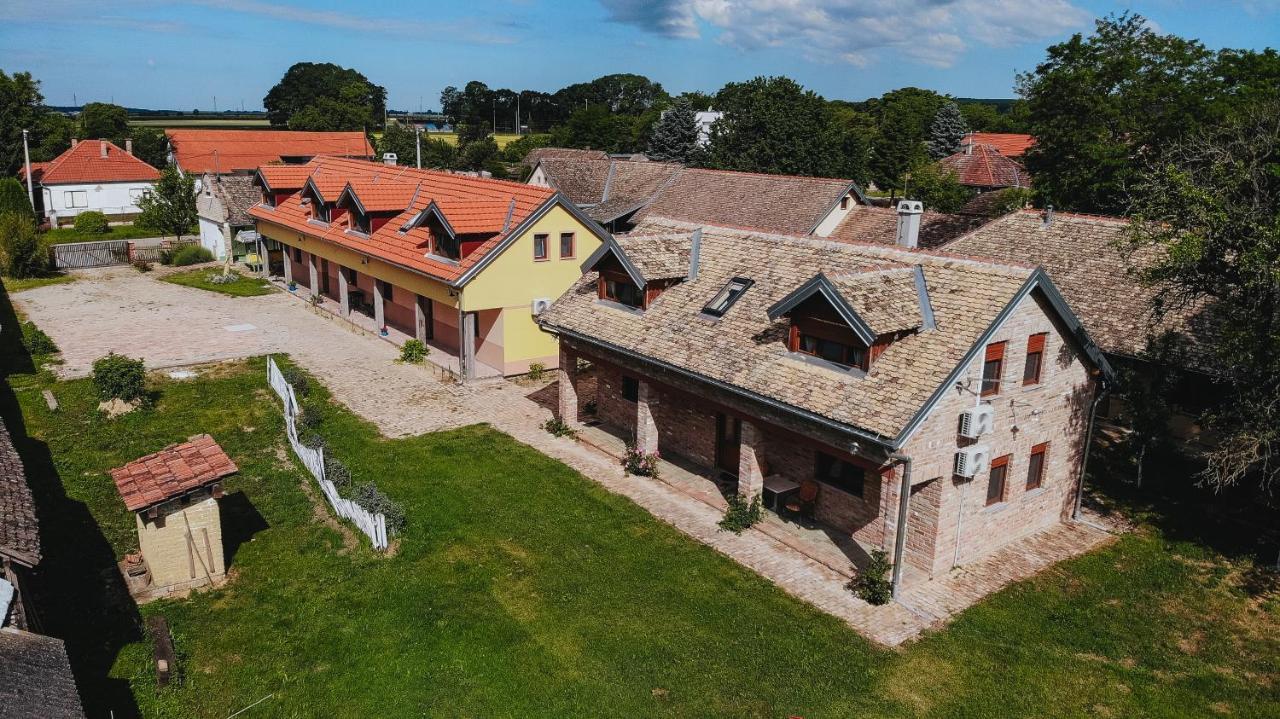 Karanac Sobe Kod Baje - Baranjska Kuca Bed & Breakfast エクステリア 写真
