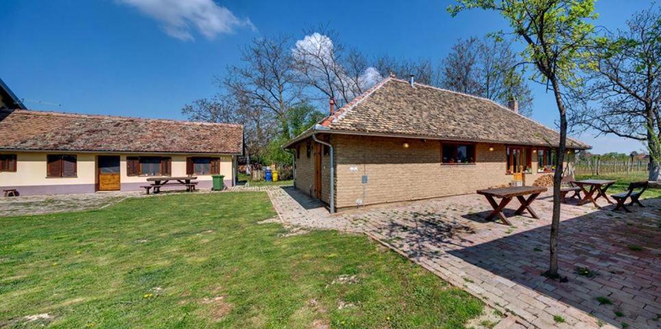 Karanac Sobe Kod Baje - Baranjska Kuca Bed & Breakfast エクステリア 写真